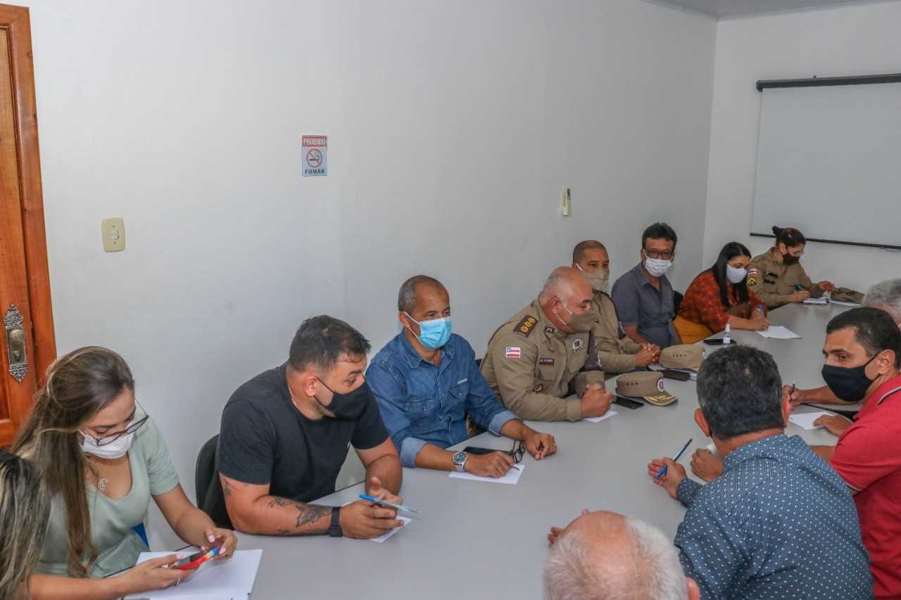 Camacã: Prefeito Paulo do Gás cumpre agenda de visitas  no Batalhão da Polícia Militar e CIMA